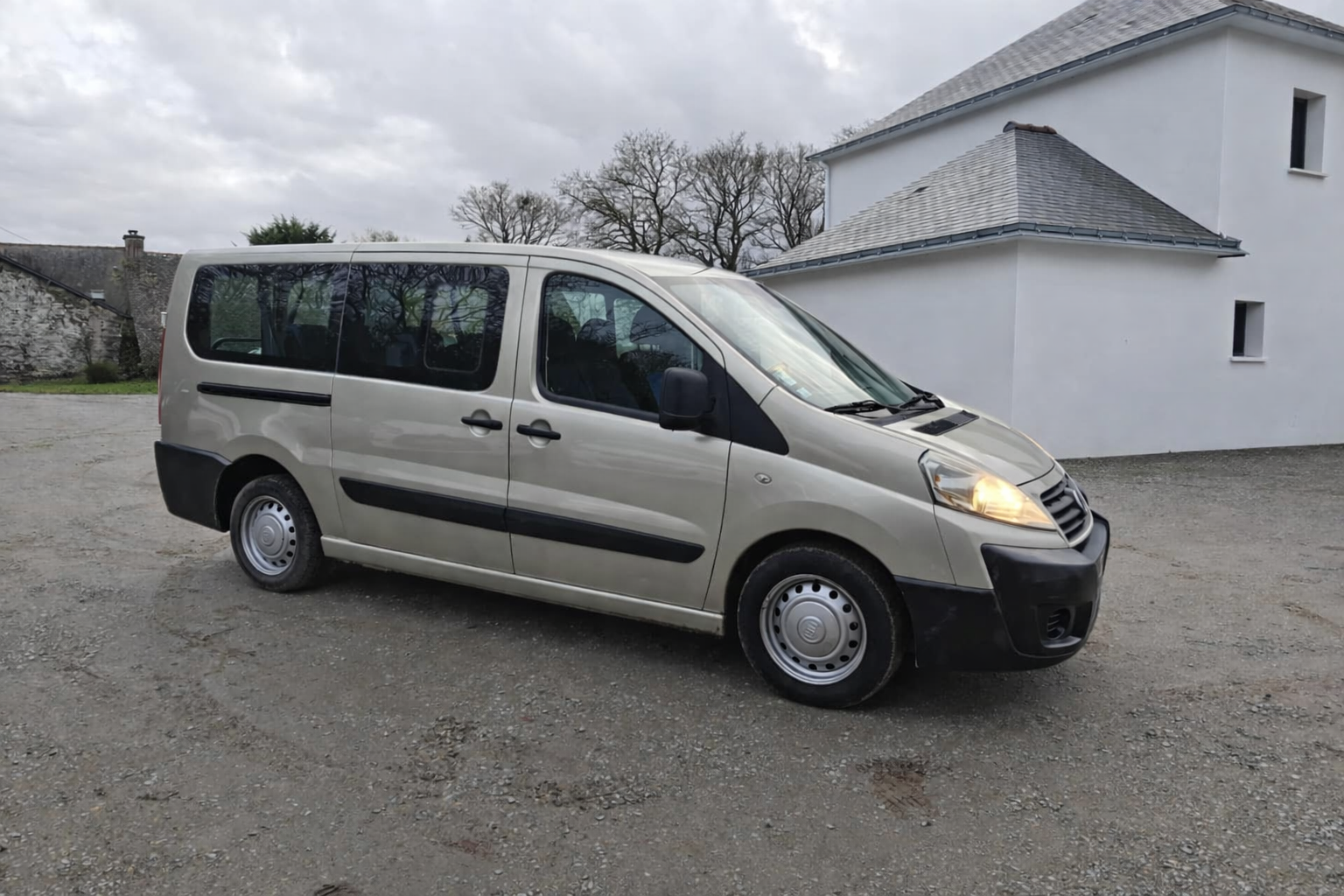 Fiat Scudo 9 places disponible à la location